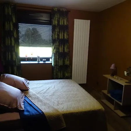 Bois De Chenes House Bed & Breakfast