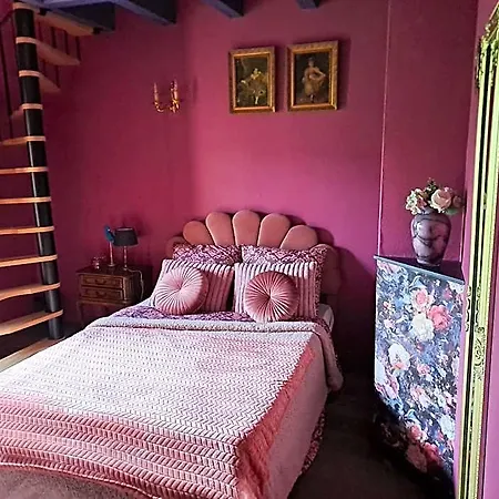 Bois De Chenes House Bed & Breakfast